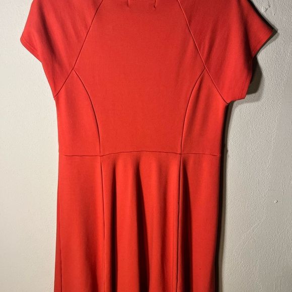 Dress In Coral scuba knit fitted Dress w waist line outstanding stretch/Drape - Picture 3 of 8